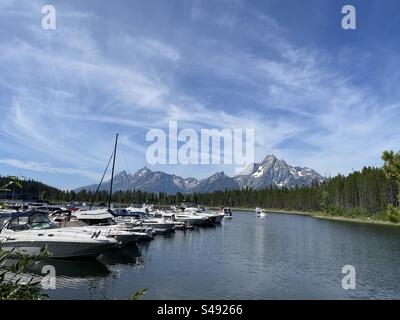 Marina, Colter Bay Village mit Blick auf den Grand Teton National Park, Wyoming, USA Stockfoto