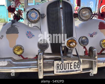 Oldtimer in Seligman, Stadt an der historischen Route 66, Arizona, USA Stockfoto