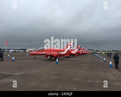 Die Flugzeuge der RAF Red Arrows standen auf der Fairford Air Show in England. Stockfoto