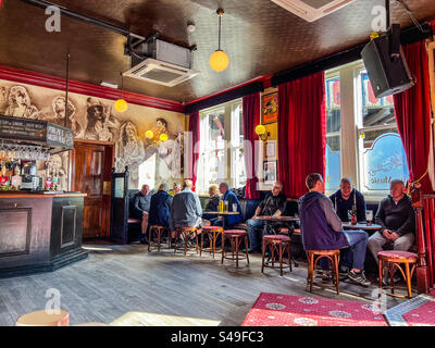 In einem traditionellen Yorkshire Pub im Stadtzentrum von Leeds, The Duck and Drake Stockfoto