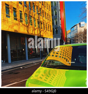 Die Hauptfarben werden am sonnigen Wintertag in London gezeigt Stockfoto