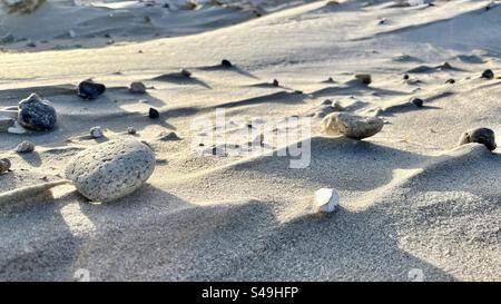 Nahaufnahme von Stones on the Beach, Windy, Sunny Stockfoto