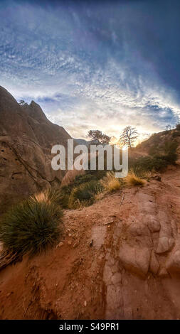 Herrlicher Sonnenuntergang im Devils Punchbowl Stockfoto