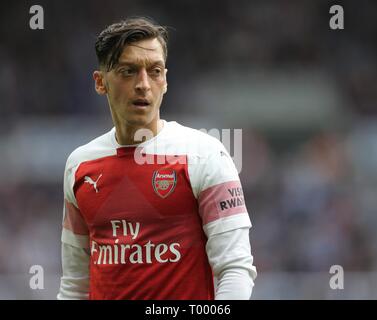 Newcastle, Grossbritannien. 15 Sep, 2018. firo: 15.09.2018 Fußball, Fußball: Premier League, Saison 2018/2019 Newcastle United - Arsenal Mesut OZIL, Arsenal, die Hälfte Abbildung | Verwendung der weltweiten Kredit: dpa/Alamy leben Nachrichten Stockfoto