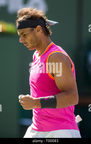 Indian Wells, Kalifornien, USA. 15 Mär, 2019. Rafael Nadal (ESP) in Aktion, wo er besiegt Karen Khachanov (RUS) 7-6, 7-6 an der BNP Paribas Open in Indian Wells Tennis Garden in Indian Wells, Kalifornien. © Mals Taam/TennisClix/CSM/Alamy leben Nachrichten Stockfoto