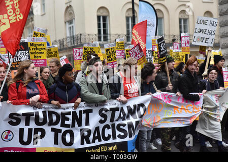 Haymarket, London, UK. 16. März 2019. UN-Anti Rassismus Tag demonstration Protestzug durch die Innenstadt von London für das Credit: Matthew Chattle/Alamy Live News Credit: Matthew Chattle/Alamy leben Nachrichten Stockfoto