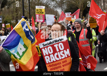 Piccadilly, London, UK. 16. März 2019. UN-Anti Rassismus Tag demonstration Protestzug durch die Innenstadt von London. Quelle: Matthew Chattle/Alamy leben Nachrichten Stockfoto