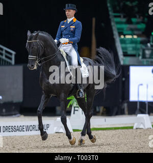 Den Bosch, Niederlande. 16. März 2019. Brabanthallen, Pferdesport, die Dutchmasters, FEI World Cupª Dressur Freestyle, Reiter Hans Peter Minderhoud (NED) mit Glock "s Dream Boy N.O.P. während der FEI World Cup Dressage Freestyle Stockfoto