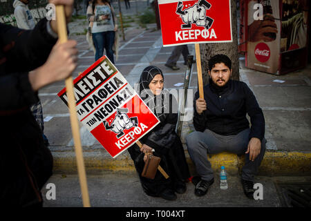 Athen, Griechenland. Athen, Griechenland. 16 Mär, 2019. Migrantinnen und Migranten nehmen Sie teil an einer Demonstration gegen Rassismus in der griechischen Hauptstadt. Credit: Angelos Tzortzinis/DPA/Alamy leben Nachrichten Stockfoto