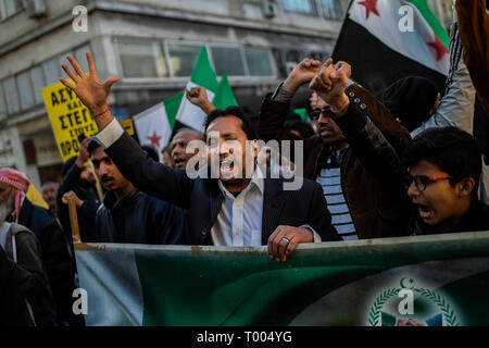 Athen, Griechenland. Athen, Griechenland. 16 Mär, 2019. Migrantinnen und Migranten nehmen Sie teil an einer Demonstration gegen Rassismus in der griechischen Hauptstadt. Credit: Angelos Tzortzinis/DPA/Alamy leben Nachrichten Stockfoto