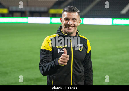 ALMELO, 16-03-2019, Almelo, Polman Stadion, Saison 2018 / 2019, Eredivisie, Heracles Almelo - Vitesse Vitesse, player Bryan Linssen vor dem Spiel Herakles - Vitesse Stockfoto