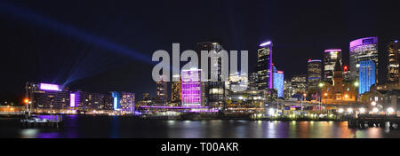 Circular Quay ist der wichtigste Fährhafen in Sydney und die zentrale Anlaufstelle für Besucher der Stadt. Stockfoto