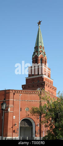 Kreml-Turm auf Himmelshintergrund im Stadtzentrum Stockfoto