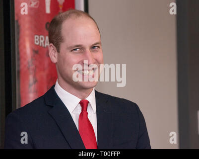 Der Herzog von Cambridge stellt eine Plakette während offiziell die neue Gehirne Brauerei in Cardiff öffnen, vor der Teilnahme an der Wales/Irland sechs Nationen übereinstimmen. Stockfoto