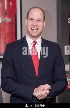 Der Herzog von Cambridge stellt eine Plakette während offiziell die neue Gehirne Brauerei in Cardiff öffnen, vor der Teilnahme an der Wales/Irland sechs Nationen übereinstimmen. Stockfoto