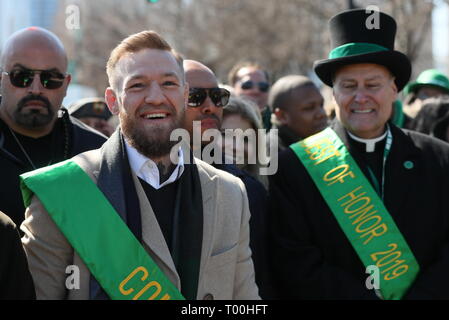 Irische Mixed Martial Artist Conor McGregor verbindet die St. Patrick's Day Parade in Chicago. Stockfoto