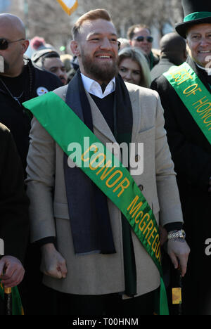 Irische Mixed Martial Artist Conor McGregor verbindet die St. Patrick's Day Parade in Chicago. Stockfoto