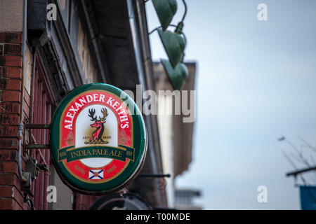 OTTAWA, Kanada - 12. NOVEMBER 2018: Alexander Keith's Bier Logo auf einem lokalen Pub in Ottawa, Ontario. Alexander Keiths ist eine kanadische India Pale Ale Bier Stockfoto