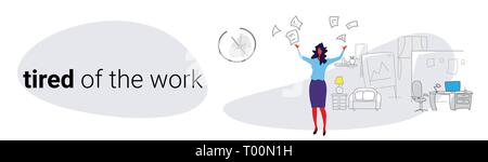 Unzufrieden Frau boss werfen papers Dokumente schlechter Job Konzept wütend Geschäftsfrau Arbeitgeber moderne Büro innen Skizze doodle horizontale Banner Stock Vektor