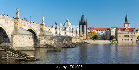 Prag, tschechische Republik - Oktober 13, 2018: Das Panorama von Charles Braut aus West. Stockfoto