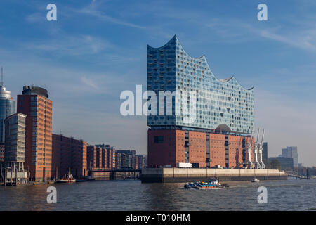 Elbphilharmonie im Hafen von Hamburg, Deutschland. Stockfoto