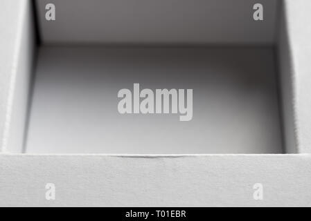 Kleinen Weißen Karton Makro innerhalb Stockfoto