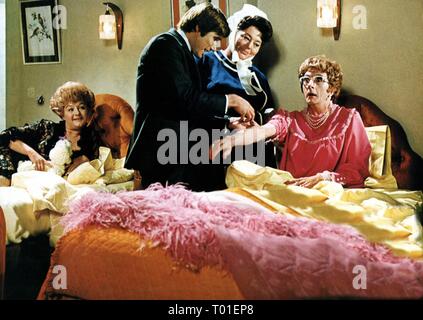 Tragen WIEDER EIN ARZT, JOAN SIMS, Jim Dale, HATTIE JACQUES, Charles Hawtrey, 1969 Stockfoto