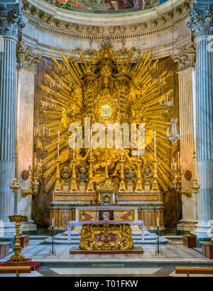 Heiligtum der "Madonna del Portico" in der Altar der Kirche von Santa Maria in Portico in Campitelli in Rom, Italien. Stockfoto