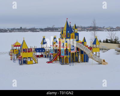 Kinderspielplatz Märchenschloss, Winterlandschaft Stockfoto