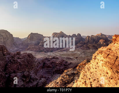 Blick in Richtung der nabatäischen Theater, Petra, Ma'an Governorate, Jordanien Stockfoto