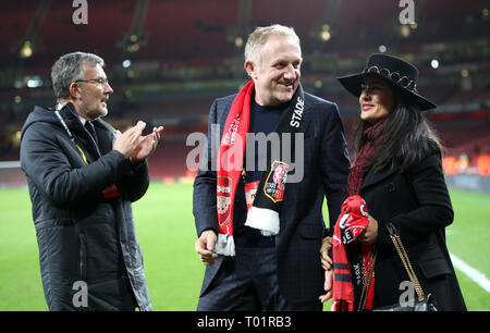 Francois Henri-Pinault und Salma Hayek reagieren nach dem Schlusspfiff Stockfoto