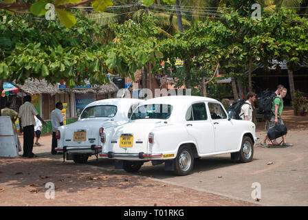 Weiß Taxistand in Varkala, Thirvananthapuram, Kerala, Indien. Stockfoto