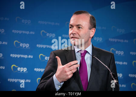 Vorsitzender der EVP-Fraktion, Manfred Weber gibt eine Pressekonferenz mit Grzegorz Schetyna (Führer der Bürgerplattform) und Wladyslaw Kosiniak-Kamysz (Führer der Polnischen Volkspartei) während einer Sitzung des Präsidiums der EVP-Fraktion im Sofitel Victoria in Warschau, Polen am 7. März 2019 Stockfoto