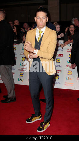 Oct 06, 2014 - London, England, UK-Pride of Britain Awards 2014 Roter Teppich Ankünfte im Grosvenor House Hotel Foto zeigt: Joey Essex Stockfoto