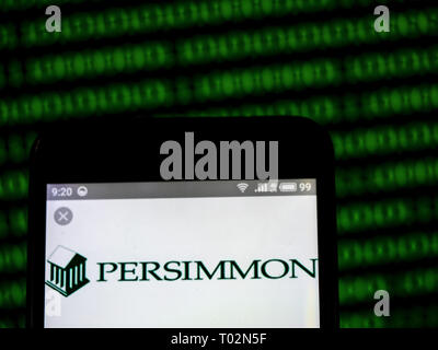 In der Ukraine. 16 Mär, 2019. Persimmon plc-Logo gesehen auf einem Smartphone angezeigt. Quelle: Igor Golovniov/SOPA Images/ZUMA Draht/Alamy leben Nachrichten Stockfoto