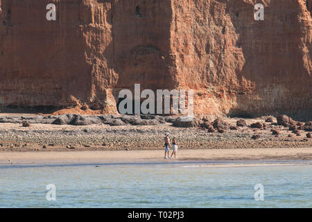 Ardrossan South Australia, 17. März 2019. Die hoch aufragenden roten Felsen in der Nähe von Ardrossan auf Gulf Saint Vincent befindet sich in der schönen Morgensonne Credit gebadet: Amer ghazzal/Alamy leben Nachrichten Stockfoto