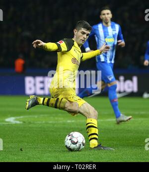 Berlin, Deutschland. 16 Mär, 2019. firo: 16.03.2019 Fußball, Fußball: 1. Bundesliga, Saison 2018/2019 Hertha BSC Berlin-BVB Borussia Dortmund 2:3 BVB Christian Pulisic, Single Action | Verwendung der weltweiten Kredit: dpa/Alamy leben Nachrichten Stockfoto