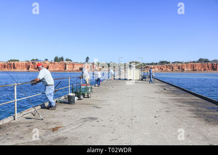 Ardrossan South Australia, 17. März 2019. Fischer an der Anlegestelle in der Stadt Haiger auf Gulf Saint Vincent befindet sich in der schönen Morgensonne Credit gebadet: Amer ghazzal/Alamy leben Nachrichten Stockfoto