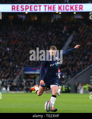 London, Großbritannien. 16 Mär, 2019. Finn Russell von Schottland während der Guinness sechs Nationen Übereinstimmung zwischen England und Schottland bei Twickenham Stadium. Quelle: European Sports Fotografische Agentur/Alamy leben Nachrichten Stockfoto