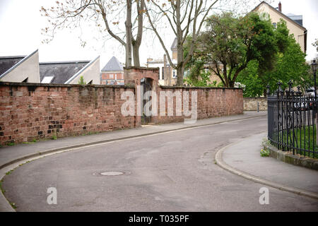 Eine strasse Kurve des Stefansstraße (Stephen Street) Auf dem Stefansberg (Stephen Hill) in Mainz neben der Katholischen Pfarrkirche St. Stephanus. Stockfoto