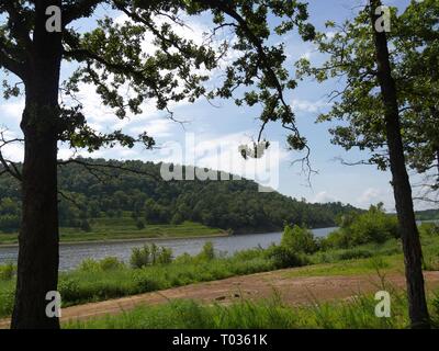 Panoramablick auf den Lake Wallace Robbers Cave State Park in Wilburton, Oklahoma Stockfoto