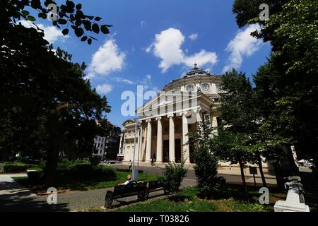 Bukarest, Rumänien - Juli 01, 2018: Das rumänische Athenäum (Ateneul Roman) ist ein konzertsaal 1988 eröffnet, die jedes Jahr veranstaltet die George Ene Stockfoto