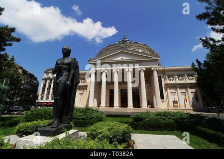 Bukarest, Rumänien - Juli 01, 2018: Das rumänische Athenäum (Ateneul Roman) ist ein konzertsaal 1988 eröffnet, die jedes Jahr veranstaltet die George Ene Stockfoto