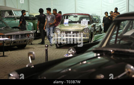 Sri Lanka. 15 Mär, 2019. Das Ceylon Motor Show Ausstellung in Colombo, 15. März 2019. Die Ausstellung zeigt - sowohl klassische und moderne Fahrzeuge in Sri Lanka. Credit: Pradeep Dambarage/Pacific Press/Alamy leben Nachrichten Stockfoto