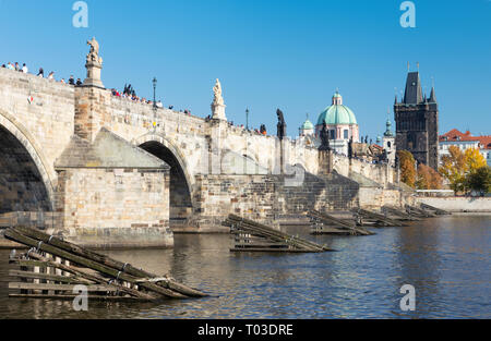 Prag, tschechische Republik - 13. Oktober 2018: Die Charles Braut aus West. Stockfoto