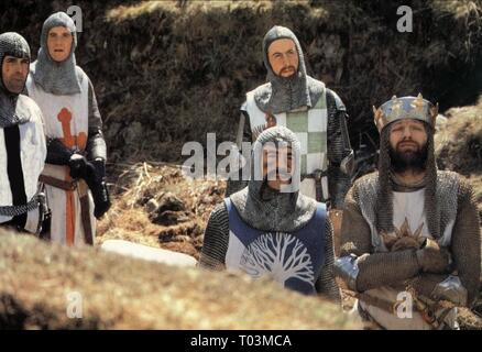 JOHN CLEESE, Michael Palin, Terry Jones, ERIC IDLE, Graham Chapman, Monty Python und der Heilige Gral, 1975 Stockfoto