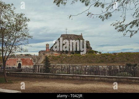 Wälle und Eingang der venezianischen alte Festung von Korfu, Korfu, Griechenland. Interessanten touristischen und historischen Ort Stockfoto