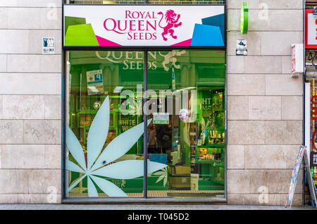 Barcelona, Spanien. März 2019: Die außerhalb von Royal Queen Seeds growshop Store Stockfoto