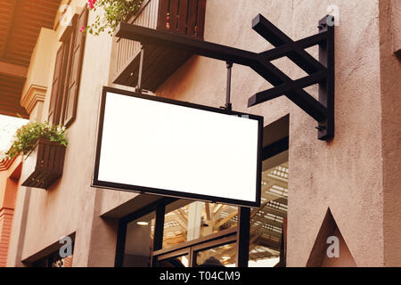 Horizontale leer Leer signage auf kleidung shop Front mit kopieren. Stockfoto