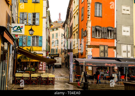 Place du Plot in Le Puy-en-Velay in Frankreich Stockfoto